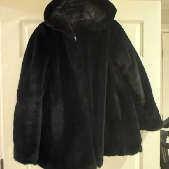 Save the Duck REVERSIBLE FAUX FUR JACKET MOD. BRIDGET IN BLACK - Picture 13 of 13
